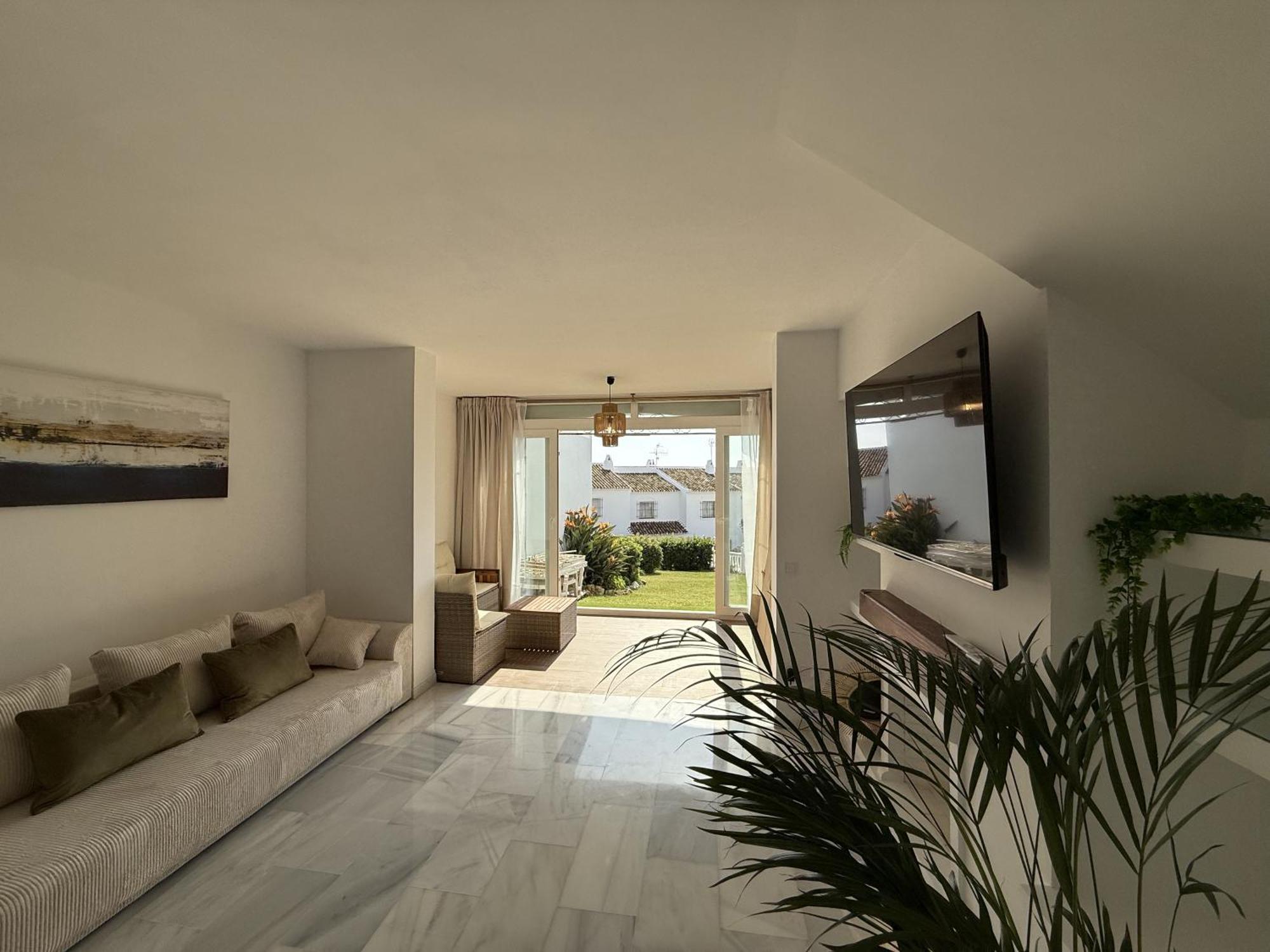 Вилла Stunning Chalet In Mijas-Costa Near Beach! Экстерьер фото